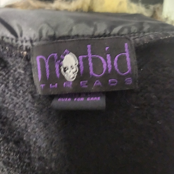 Morbid threads bolero fuax fur - Picture 7 of 7